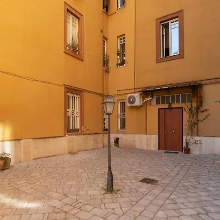 Piazza Nievo A Trastevere Cozy アパート ローマ
